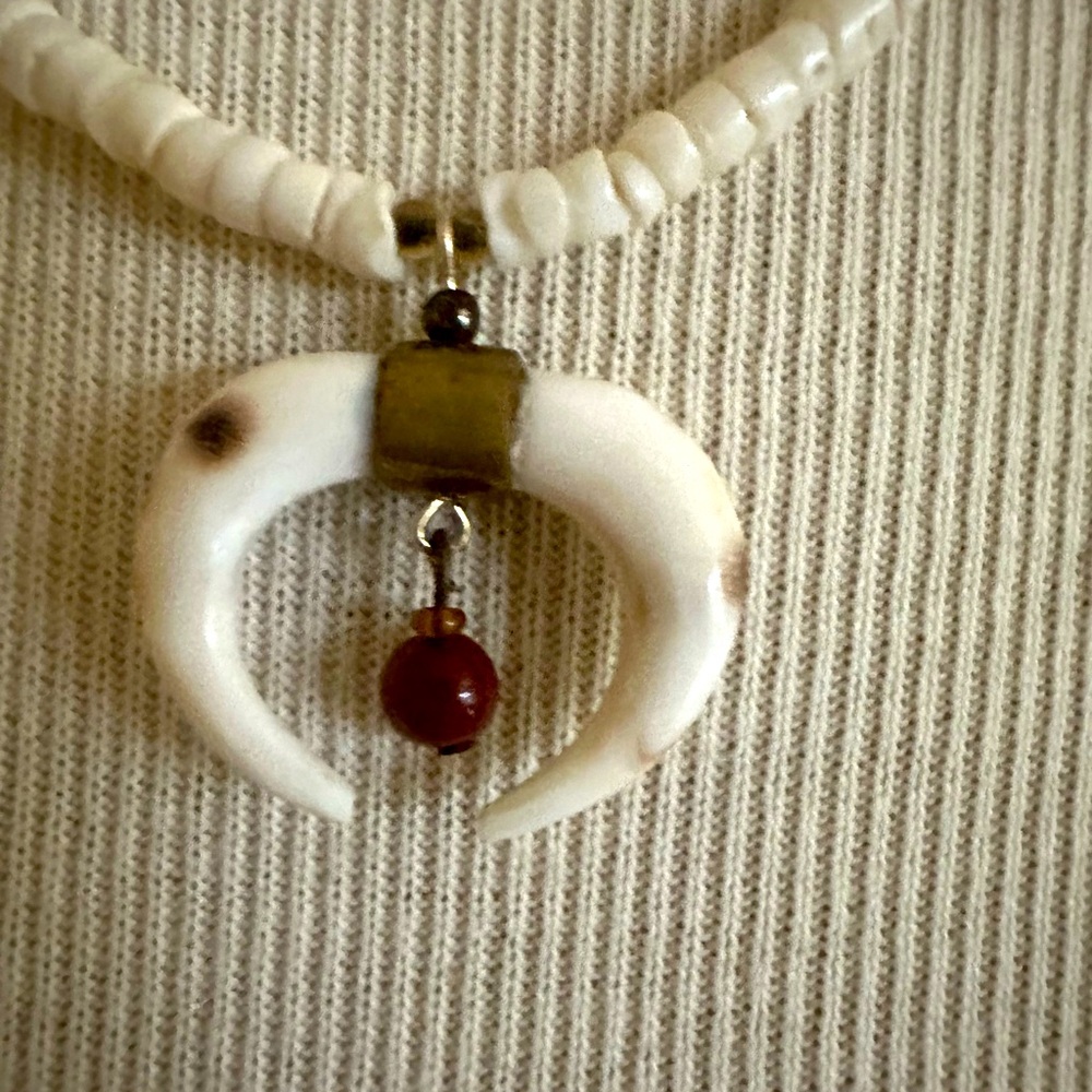 Vintage 70s Shell Horn Beaded  Necklace